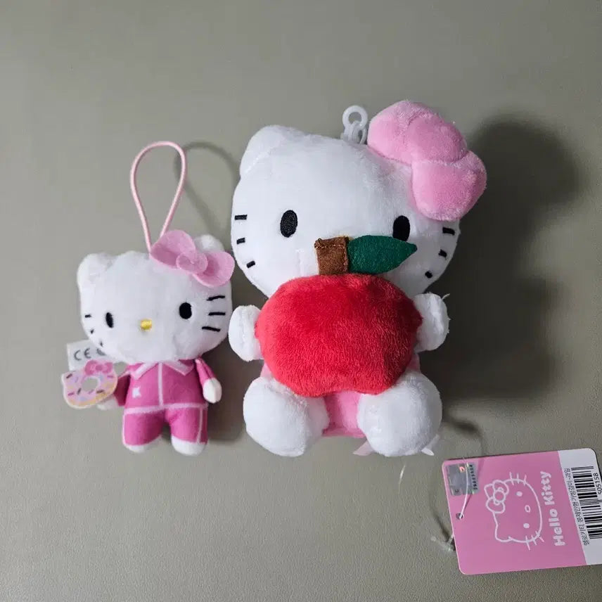 [BUNJANG] Sanrio Hello Kitty Plush Keychain Set (2 pcs) / 산리오 헬로키티 인형 키링 2개 세트