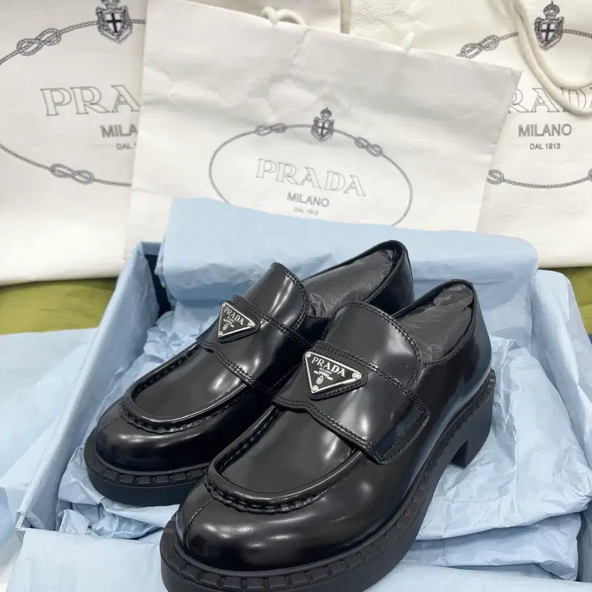 [BUNJANG] Prada Chocolate Brushed Leather Loafers Black / 프라다 초콜릿 브러시드 가죽 로퍼 블랙 구두 올해구매한상품