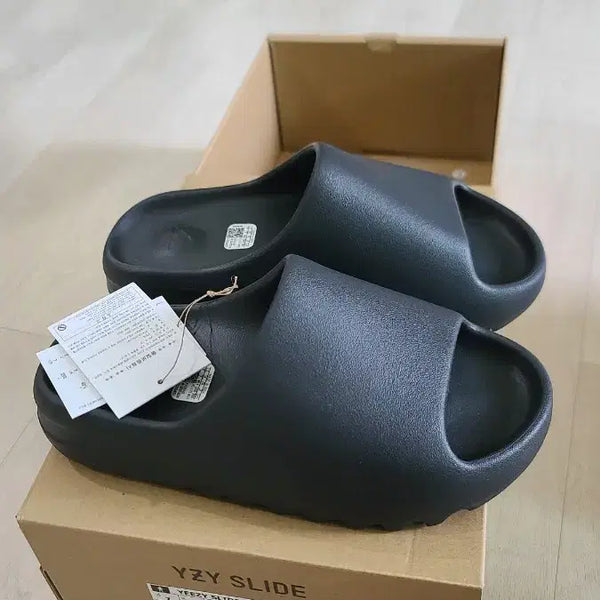 [BUNJANG] Adidas Yeezy Slide Onyx US 7 / 아디다스이지슬라이드 오닉스(255)