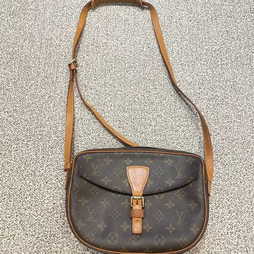 [BUNJANG] Louis Vuitton Monogram Genevieve PM Shoulder Bag / 루이비통 모노그램 숄더백 젠느피유