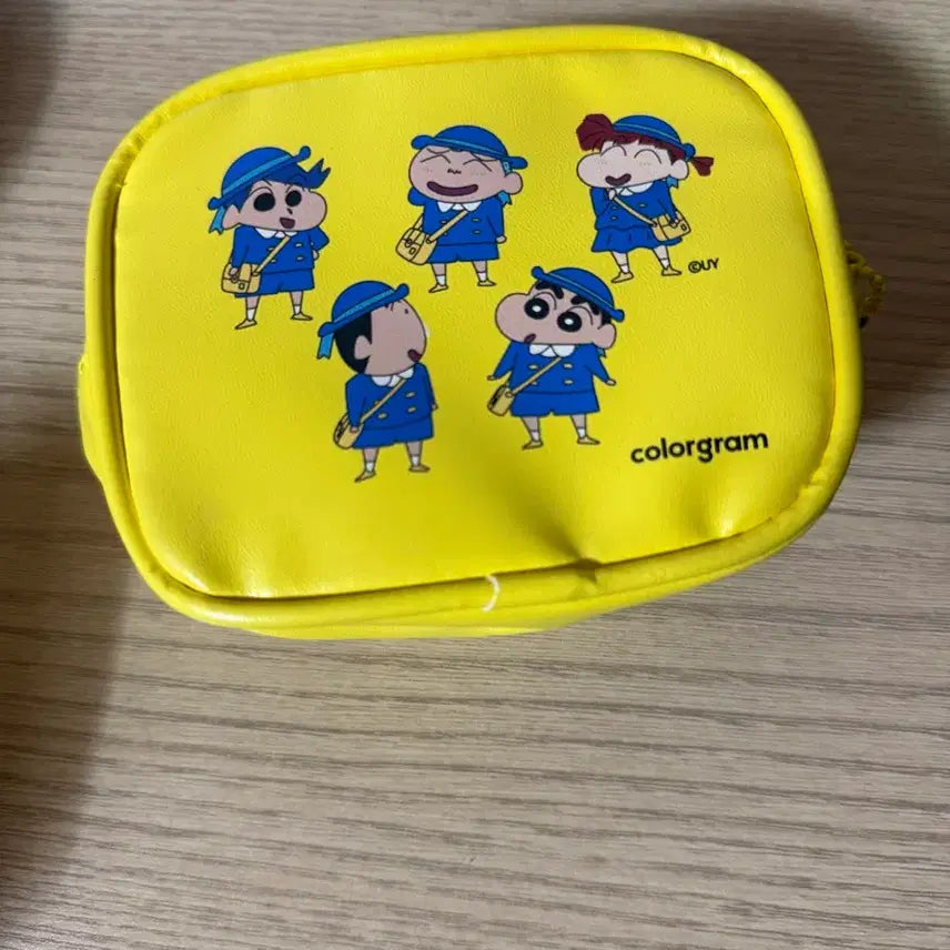 [BUNJANG] Colorgram Crayon Shinchan Collaboration Pouch / 컬러그램 짱구 파우치