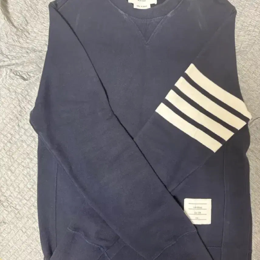 [BUNJANG] Thom Browne 4-Bar Sweatshirt Navy / 톰브라운 4선맨투맨 네이비