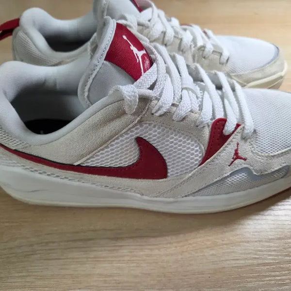 [BUNJANG] Jordan Comfort Era White Red Sneakers / 조던 컴포트 에라 화이트 레드