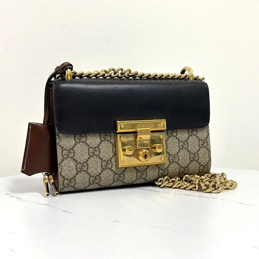[BUNJANG] Gucci GG Supreme Padlock Chain Shoulder Bag / 구찌 GG 수프림 패드락 체인 숄더백 (409487)