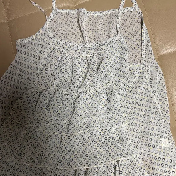 [BUNJANG] Women's Blouse with Pattern and Shirring Detail / 여성 블라우스 패턴 셔링 디테일