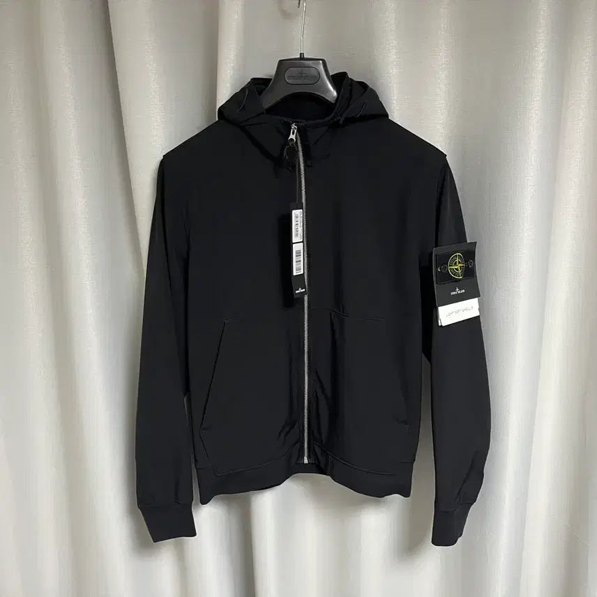 [BUNJANG] Stone Island Softshell Jacket Black / [M] 스톤아일랜드 소프트쉘 블랙 자켓