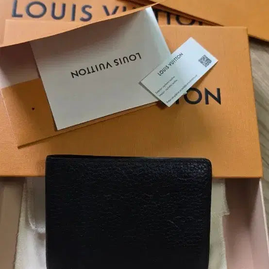 [BUNJANG] Louis Vuitton Taurillon Multiple Wallet (Latest Model) / 루이비통 토뤼옹 멀티플월릿 반지갑(최신형)