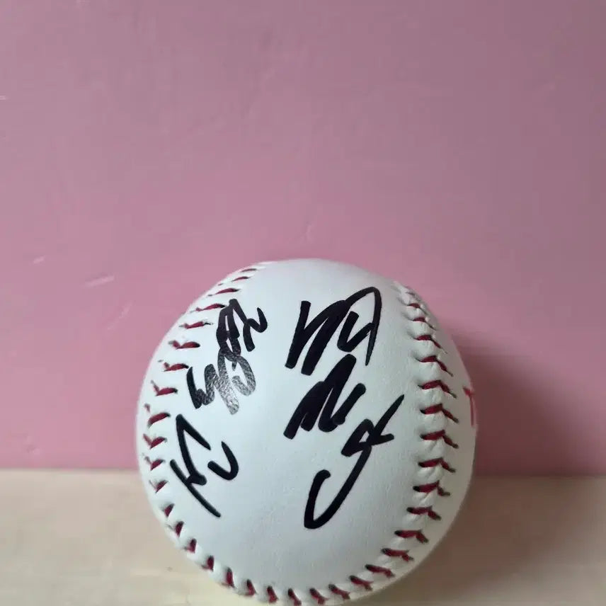 [BUNJANG] Kia Tigers Seon Dong-yeol Autographed Baseball / 기아타이거즈 선동열 선수 친필싸인볼 입니다