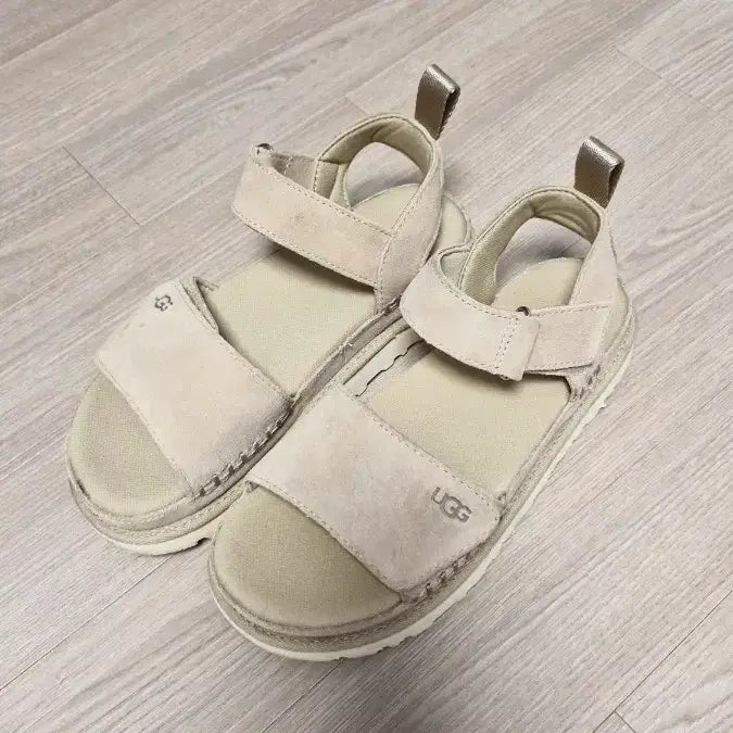 [BUNJANG] Beige Platform Wedge Sandals (240) / 어그샌들(240) 베이지 굽높이 4