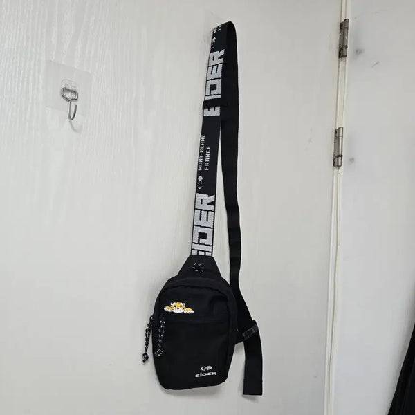 [BUNJANG] Eider Black Tiger Patch Crossbody Bag / EIDER 에이더 블랙 호랑이 패치 크로스백