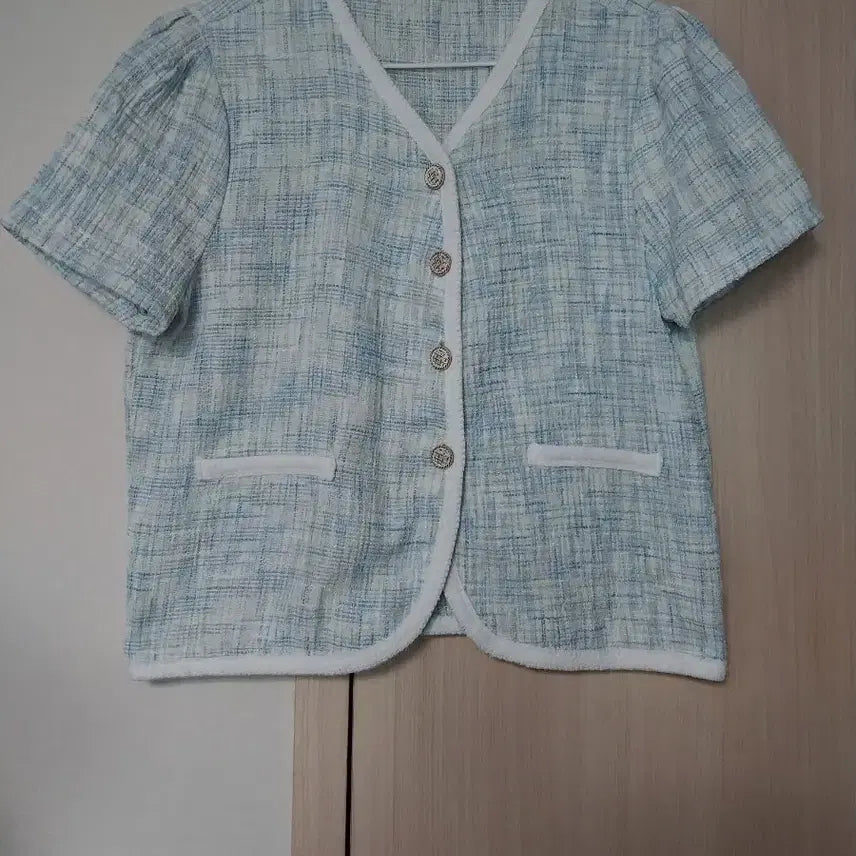 [BUNJANG] Sparkling Thin Tweed Short-Sleeve Jacket - Sky Blue / 반짝이 아주얇은 트위드 반팔 자켓 하늘색 44 55