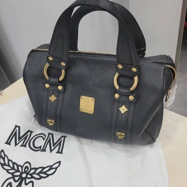 [BUNJANG] MCM Black Gold Logo Tote Bag / MCM 가방 블랙 금장 정품