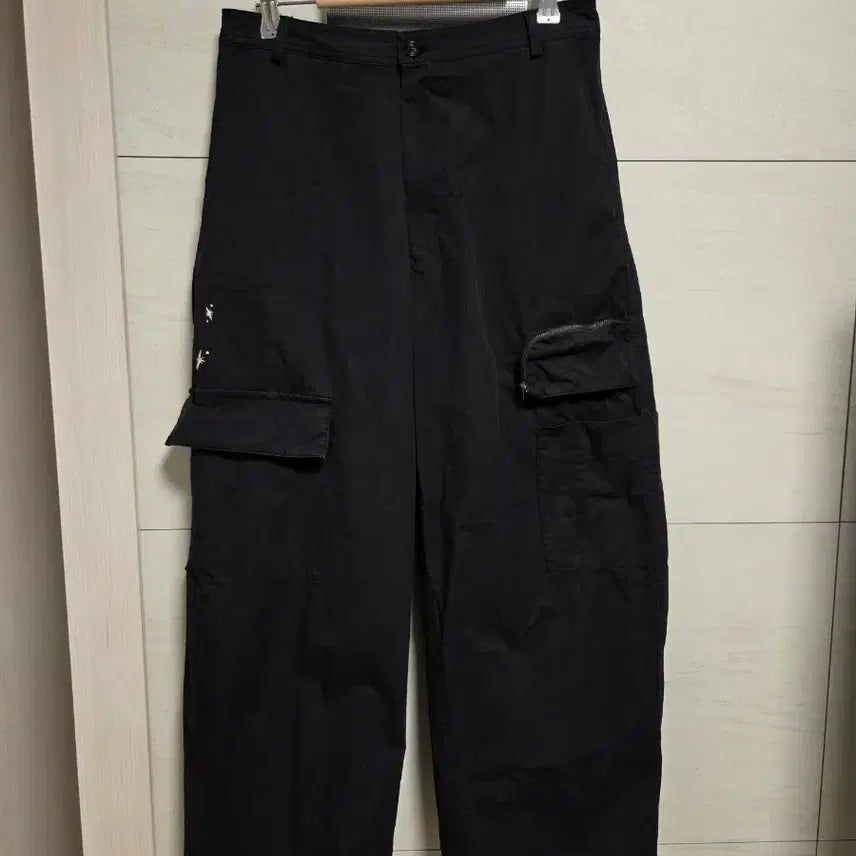 [BUNJANG] Material Lab 26SS Zodiac Embroidery Cargo Pants Black / 머티리얼랩 26SS 별자리 자수 카고 팬츠 블랙 77
