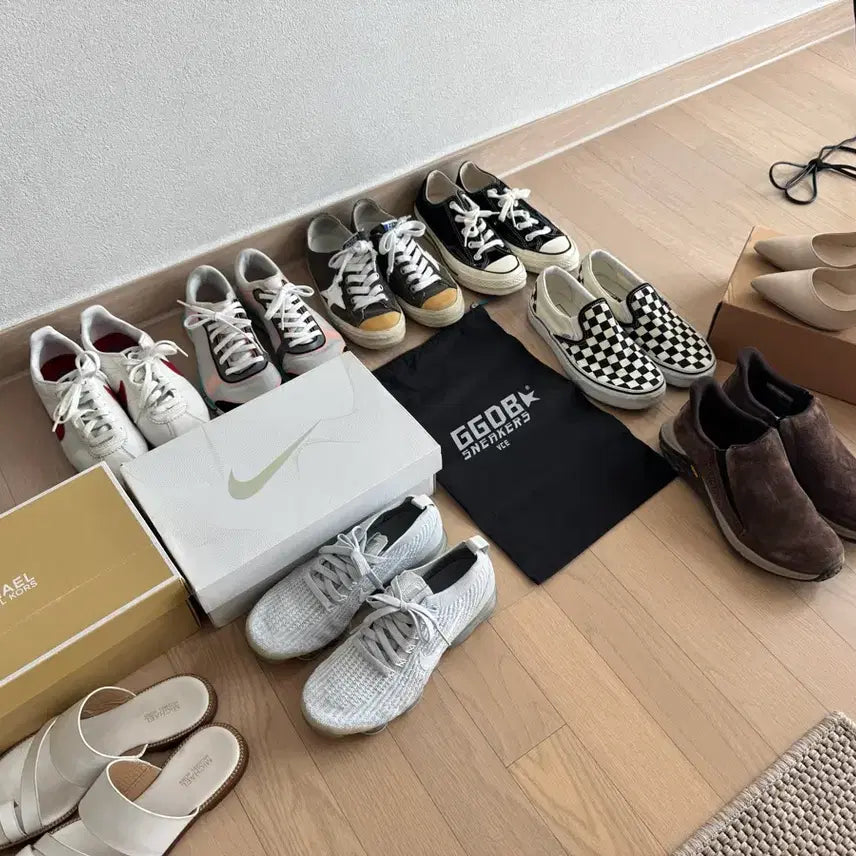 [BUNJANG] Bundle Set: Nike, Golden Goose, Adidas Stella McCartney, Converse, Vans, Merrell, Sera Shoes / [9개 일괄세트] 나이키 골든구스 마이클코어스 스텔라맥카트니 아디다스 컨버스 반스 세라 머렐