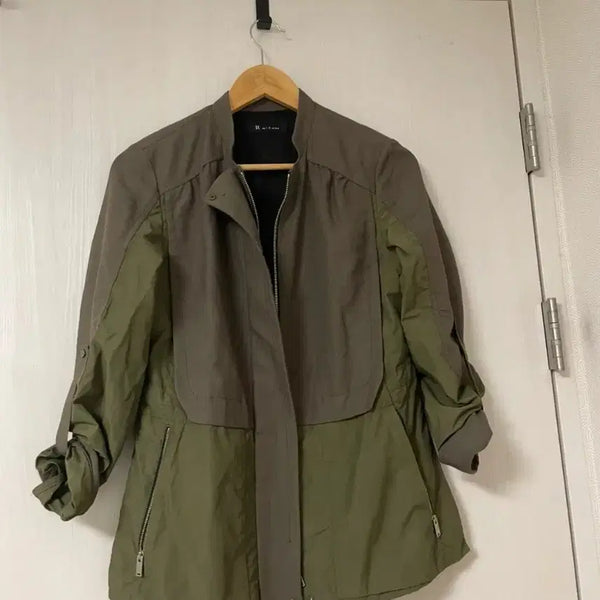 [BUNJANG] IT MICHAA Khaki String Waist Hooded Jacket (Size S/55) / 잇미샤 허리스트링 여성스런 카키 야상자켓 S
