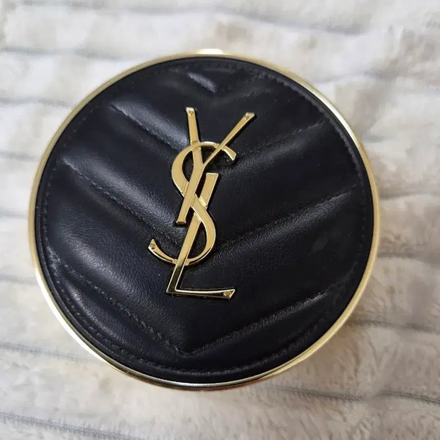 [BUNJANG] Yves Saint Laurent Cushion Foundation Case (Old Version) / 입생로랑 쿠션 구버젼 케이스