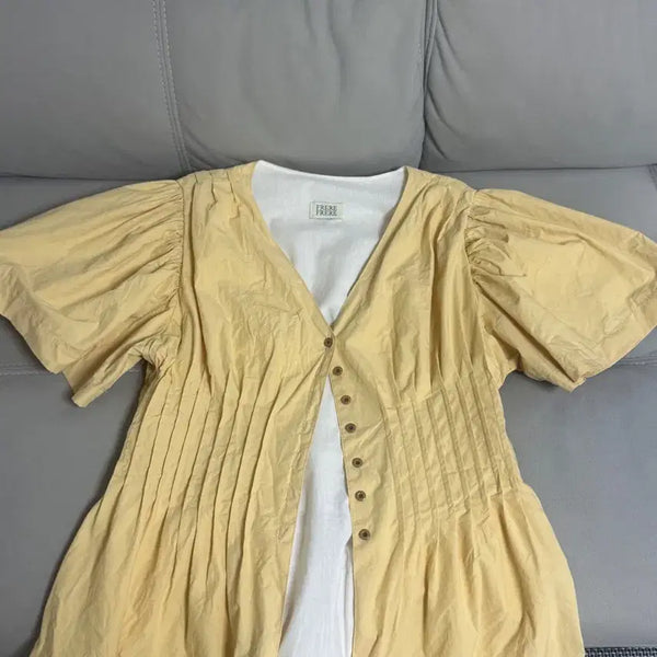 [BUNJANG] Yellow Puff Sleeve Blouse / 옐로우 퍼프 소매 셔츠