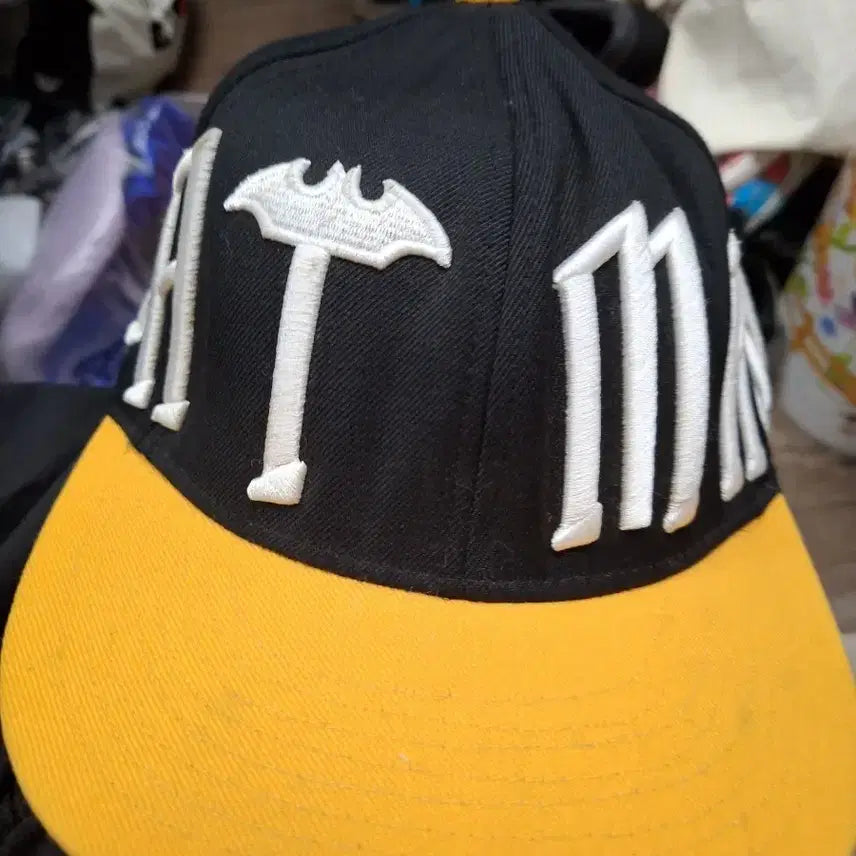 [BUNJANG] Batman Snapback Black Yellow / 배트맨 스냅백 블랙 옐로우. 미사용
