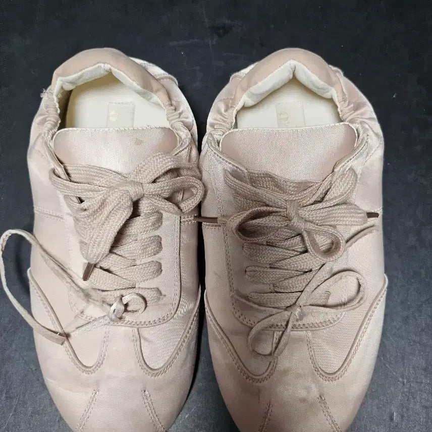 [BUNJANG] Glow Satin Sneakers Beige 235mm / 글로우 새틴 스니커즈 235mm 베이지 상태좋음