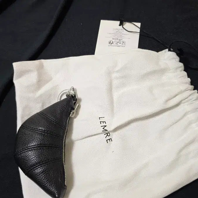 [BUNJANG] Lemaire Black Croissant Keyring / 르메르 블랙 크루아상 키링