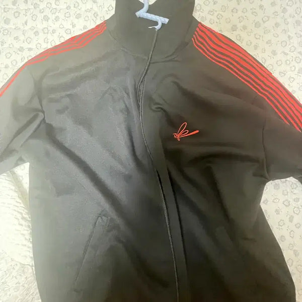 [BUNJANG] Black and Red Lined Track Jacket / 고잠 져지
