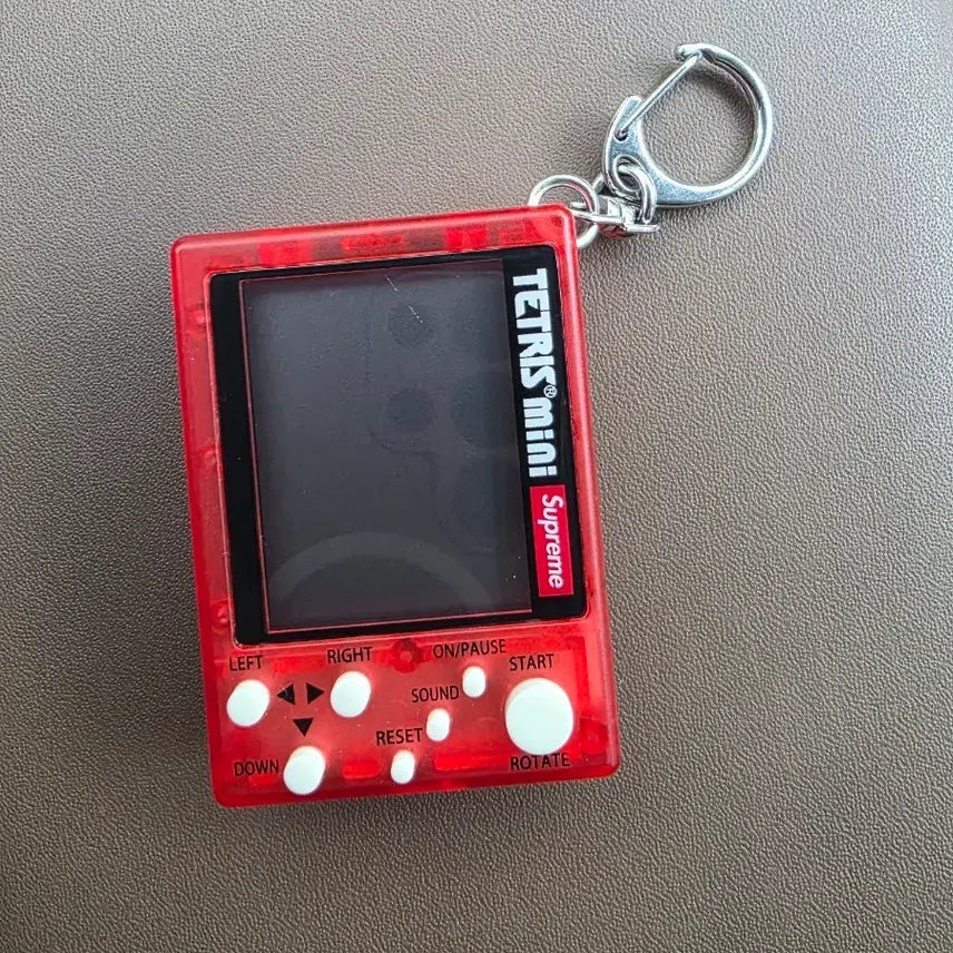 [BUNJANG] Supreme x Tetris Mini Game Console Keychain Red 24SS / 슈프림 x 테트리스 미니 레드 - 24SS