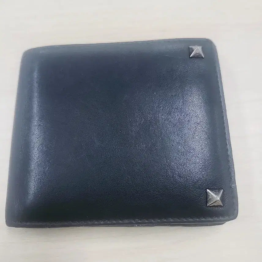 [BUNJANG] Valentino Stud Bi-Fold Wallet Black / 발렌티노 스터드 반지갑 블랙
