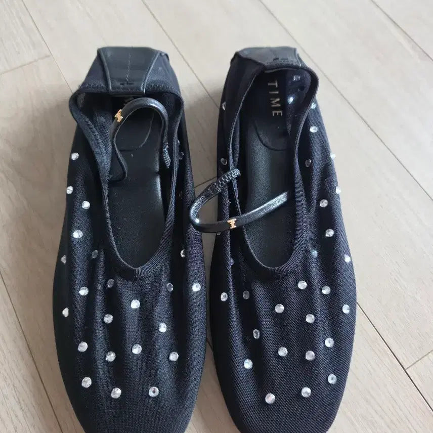 [BUNJANG] TIME Cubic Flat Shoes Black / 타임 큐빅 플랫슈즈 블랙