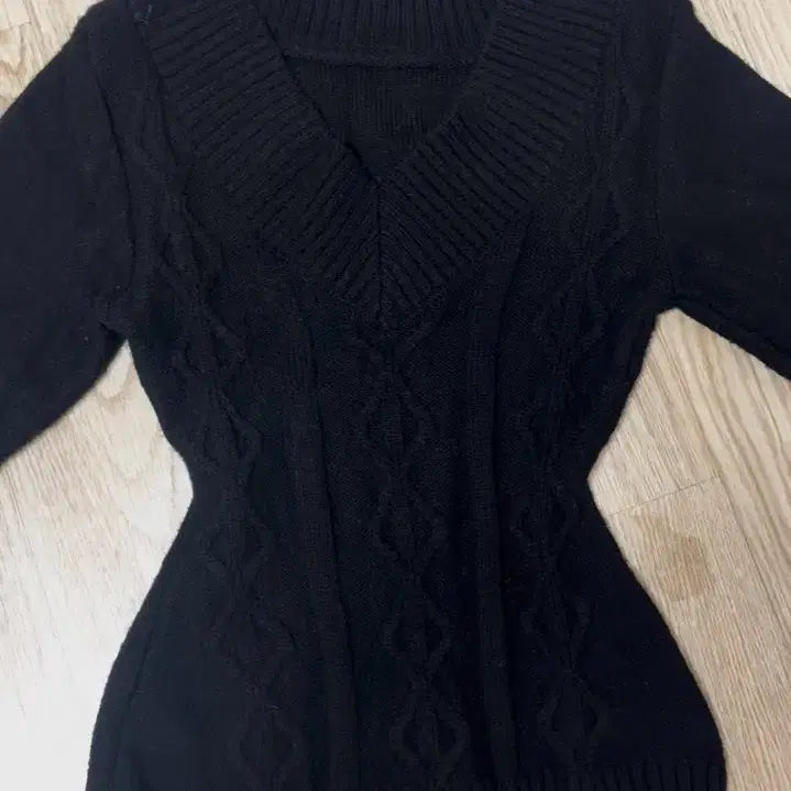 [BUNJANG] Cable Knit Sweater / 허얇골넓꽈배기니트