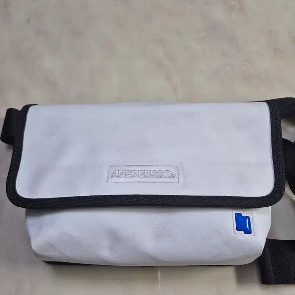 [BUNJANG] Ader Error Messenger Bag White / 아더에러 메신저백 화이트