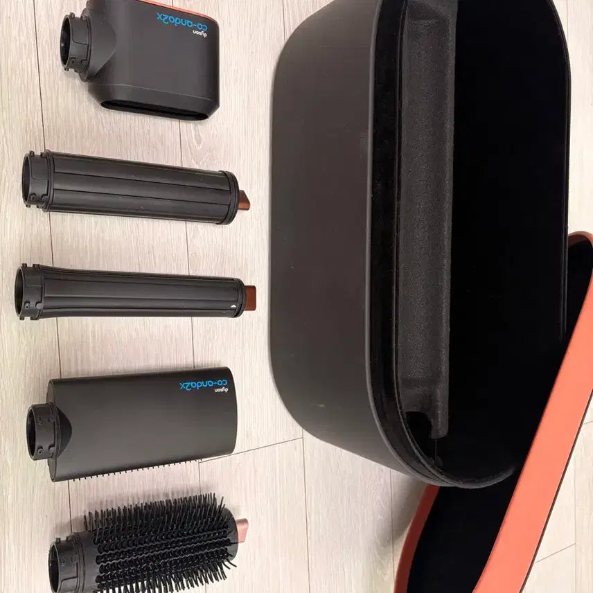 [BUNJANG] Dyson Airwrap Coanda 2.0 Brush Tools (x5) + Storage Case (No Main Unit) / 다이슨 에어랩 코안다2 브러쉬툴x5 + 보관케이스 (본품없음)