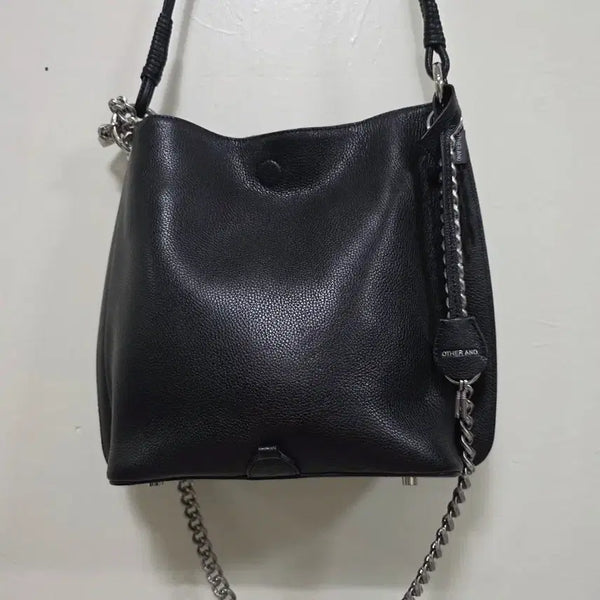 [BUNJANG] OTHER AND Women's Leather Shoulder Bag Black / OTHER AND 여성 가죽 숄더백 블랙.260827