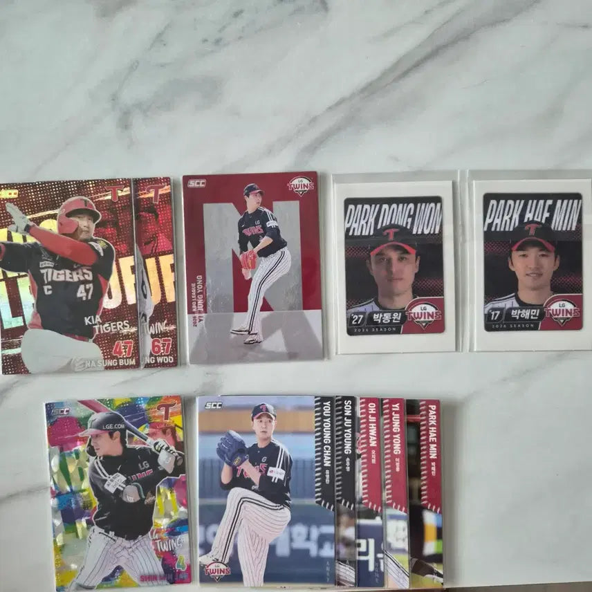 [BUNJANG] LG Twins KBO Card & Sticker Bundle Set / [LG트윈스] KBO 카드 & 띠부씰 일괄