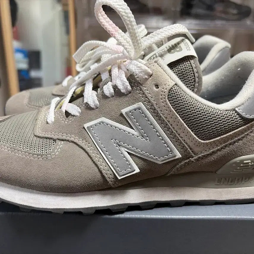[BUNJANG] New Balance 574 Suede Grey Sneakers / 뉴발란스 574 그레이 스웨이드 운동화