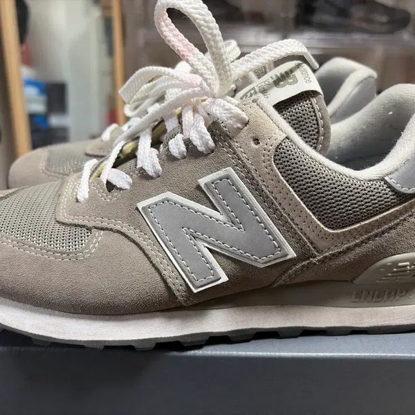[BUNJANG] New Balance 574 Suede Grey Sneakers / 뉴발란스 574 그레이 스웨이드 운동화