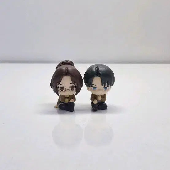 [BUNJANG] Attack on Titan Levi & Hange Mini Figure Set (Gacha) / 캡슐, 띠지 ㅇ) 진격의거인 리바이 한지 마치보케 진격거 마치보케 가챠 미니피규어 구제복 진격거 한지 진격거 리바이
