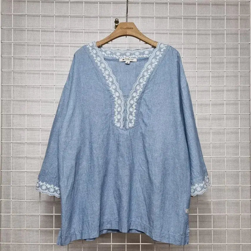 [BUNJANG] Thursday Island Blouse Size 55-66 / 써스데이아일랜드 블라우스 55.66
