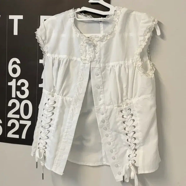 [BUNJANG] Vintage Eyelet Cap Sleeve Lace Strap Blouse / 빈티지 느낌 아일렛 캡소매 레이스 스트랩 반팔 블라우스