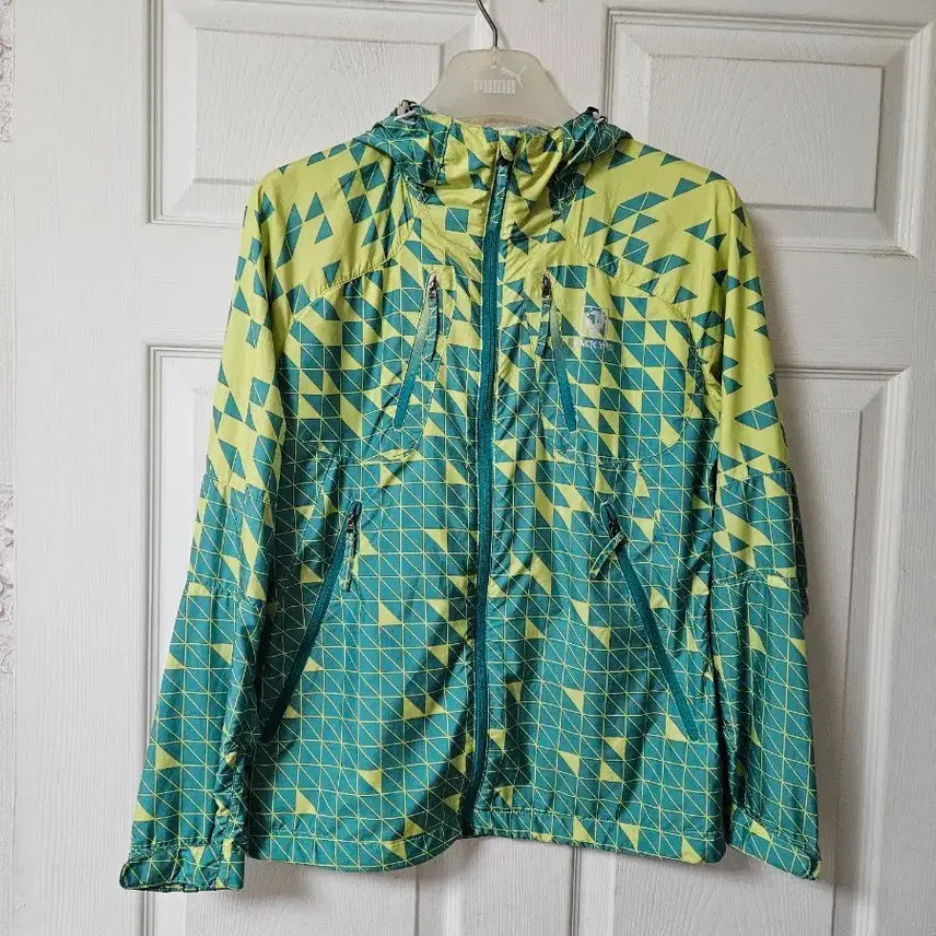 [BUNJANG] Black Yak Women's Windbreaker Geometric Pattern Size 95 / 블랙야크 바람막이 (95)