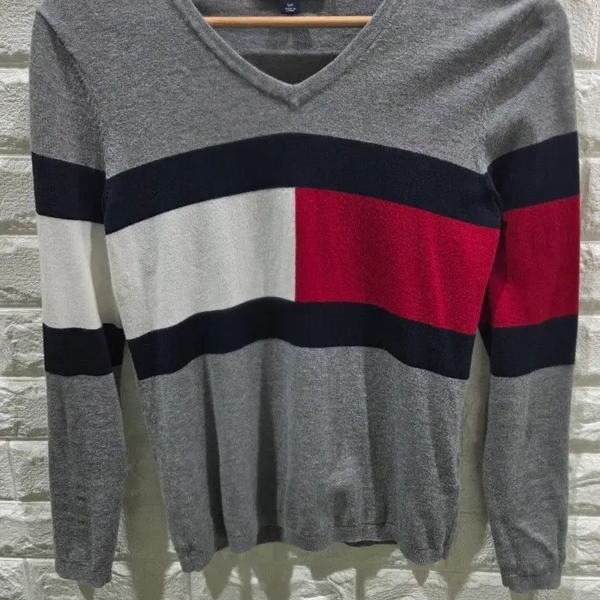 [BUNJANG] Tommy Hilfiger V-Neck Knit Grey/Red / 타미힐피거 브이넥 니트 그레이/레드