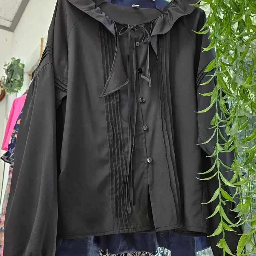 [BUNJANG] Black Frill Long Sleeve Blouse / [새상품]블랙 프릴 긴팔 블라우스(66~)