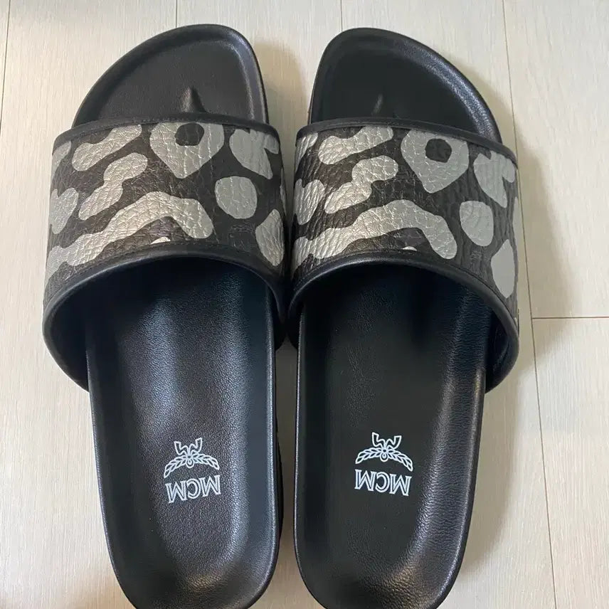 [BUNJANG] MCM Leopard Pattern Slippers Black / MCM 레오파드 패턴 슬리퍼 블랙