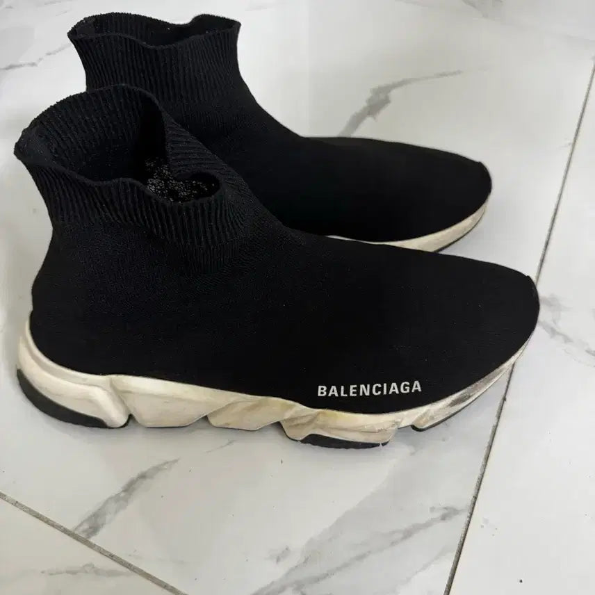 [BUNJANG] Balenciaga Speedrunner Black Sneakers / 발렌시아가 스피드러너 블랙