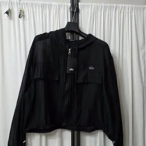 [BUNJANG] Alo Hooded Windbreaker Jacket Black / 알로 후드 바람막이 블랙