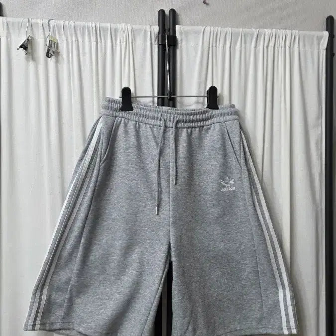 [BUNJANG] Adidas 3-Stripes Bermuda Shorts Grey / 아디다스 삼선 버뮤다 반바지 회색