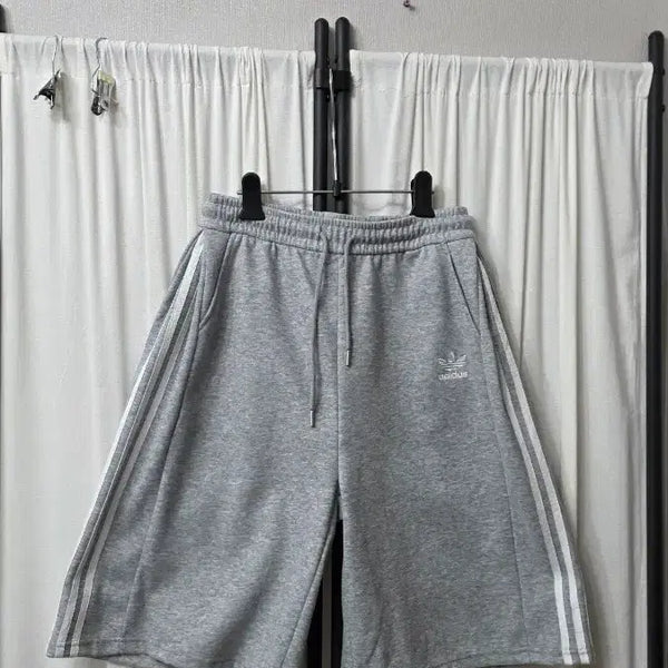 [BUNJANG] Adidas 3-Stripes Bermuda Shorts Grey / 아디다스 삼선 버뮤다 반바지 회색