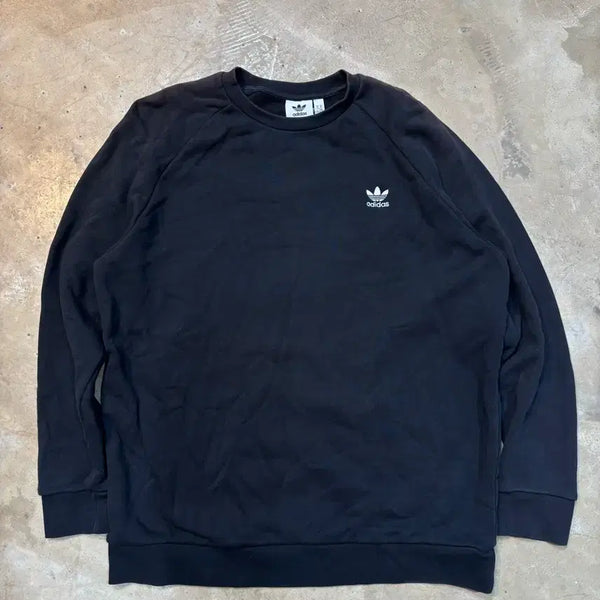 [BUNJANG] Adidas Small Logo Sweatshirt / 아디다스 스몰로고 스웻셔츠