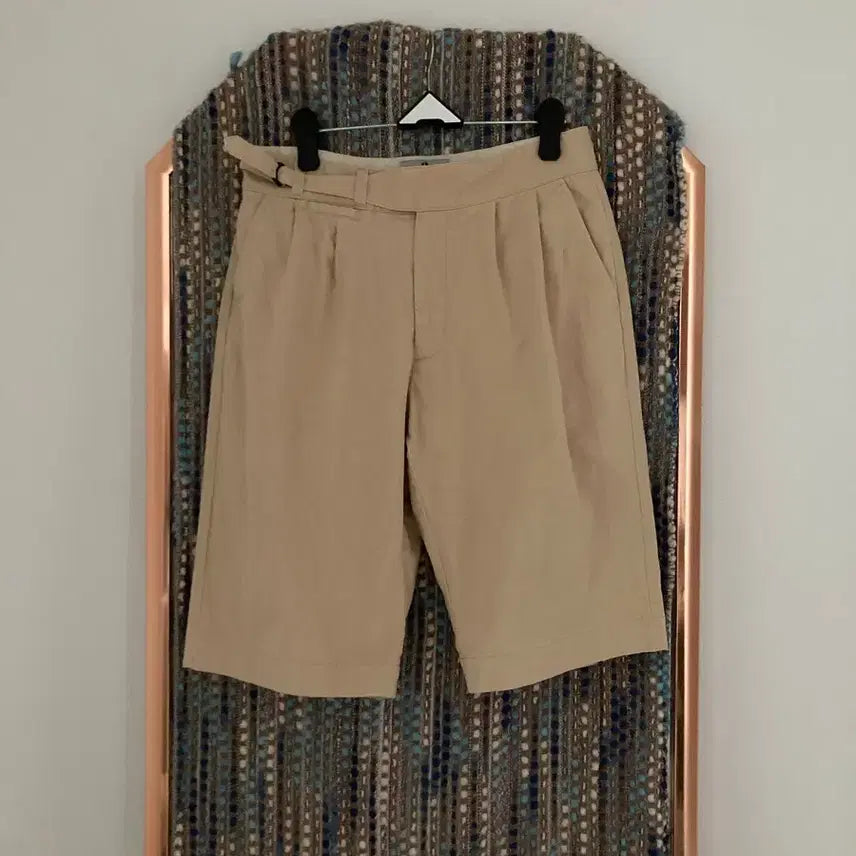 [BUNJANG] BEHEAYER Gurkha Pants Pleated Chino Shorts / BEHEAYER  구르카 팬츠  핀턱 치노 반바지
