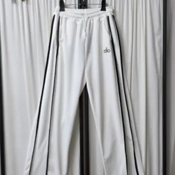 [BUNJANG] ALO Training Pants White / 알로  트레이닝 팬츠 화이트
