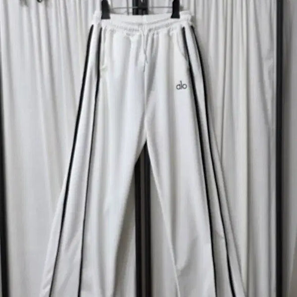 [BUNJANG] ALO Training Pants White / 알로  트레이닝 팬츠 화이트